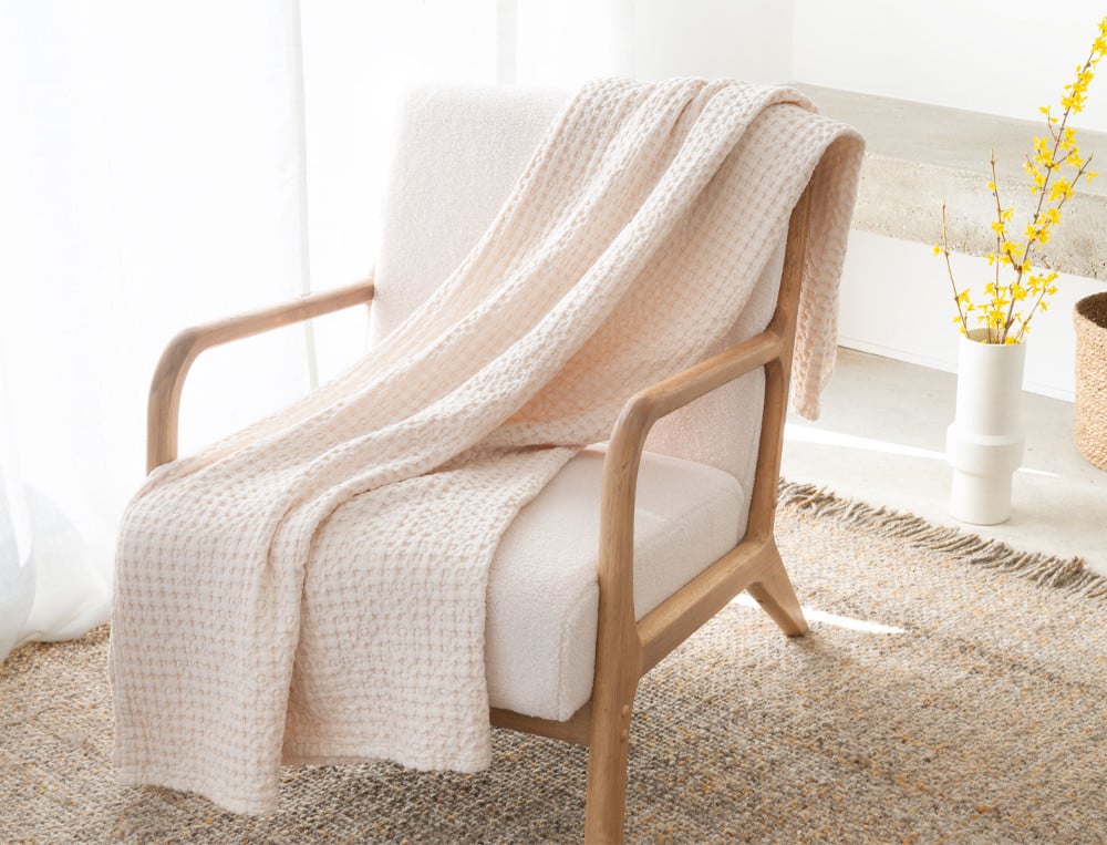 /fr/la-chambre/sur-le-lit/boutis/plaid-couleurs-vitaminees/