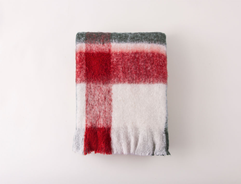 /fr/la-chambre/sur-le-lit/plaid/plaid-cristal-des-neiges/