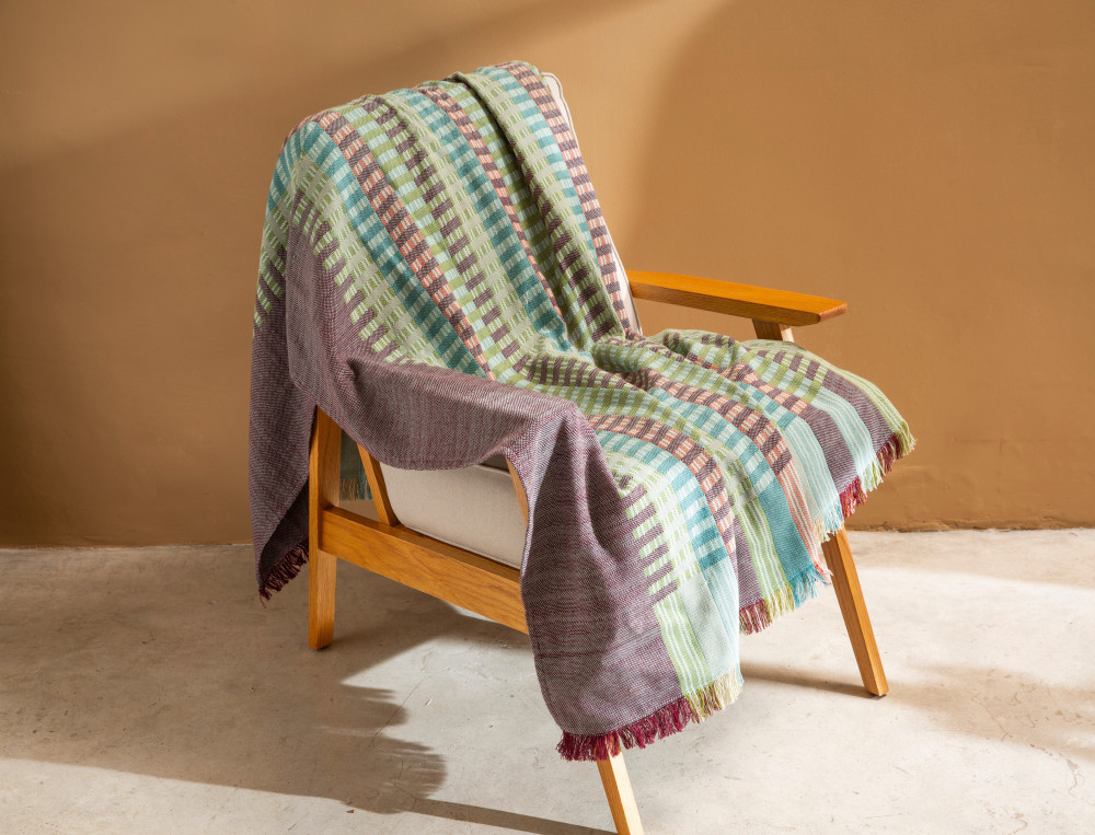 /fr/la-chambre/sur-le-lit/plaid/plaid-jete-de-canape-au-naturel/