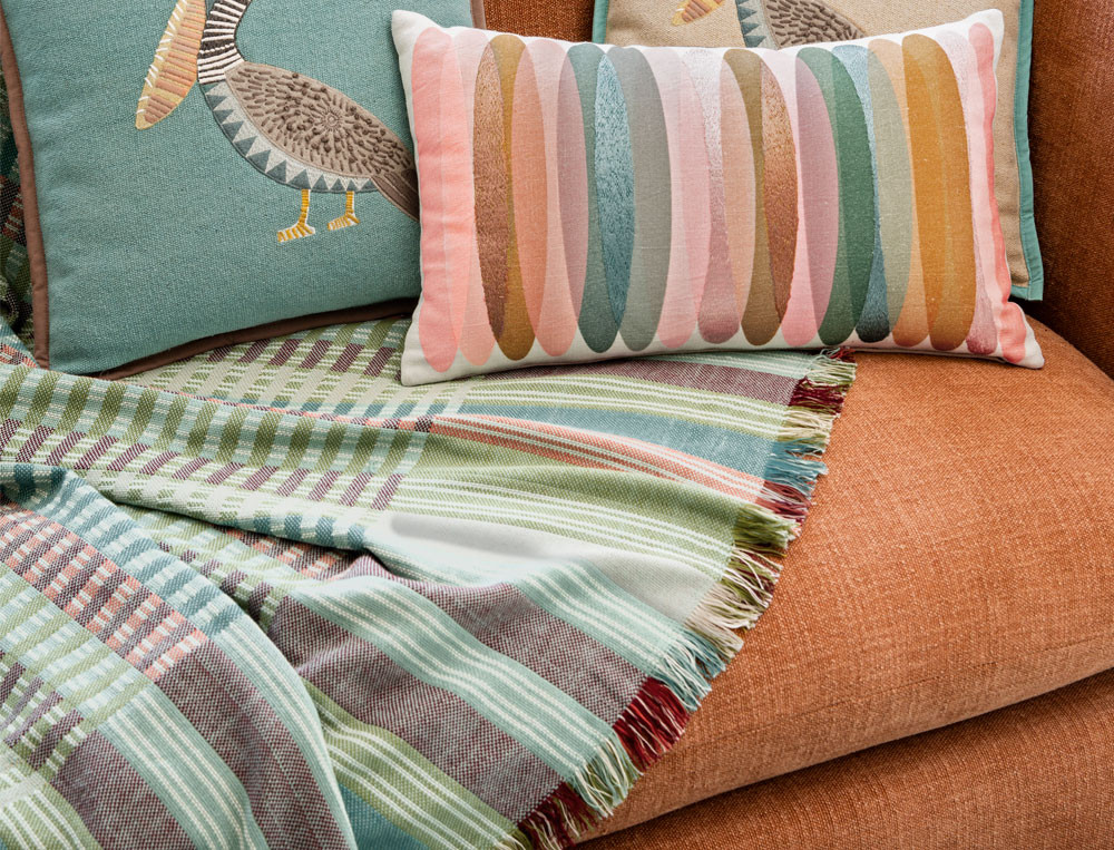 /fr/la-chambre/sur-le-lit/plaid/plaid-jete-de-canape-au-naturel/
