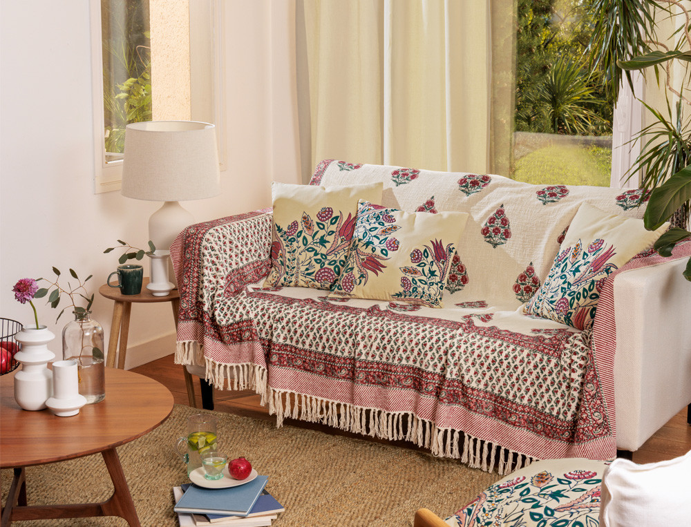 /fr/la-deco/plaids-et-courtepointes/plaid-jete-de-canape-fuchia-poesie-provencale/