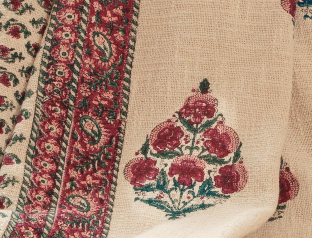 /fr/la-deco/plaids-et-courtepointes/plaid-jete-de-canape-fuchia-poesie-provencale/