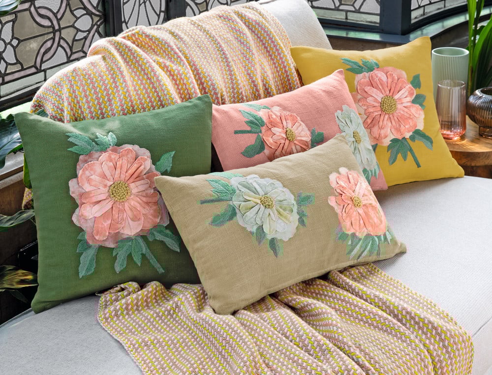 /fr/la-chambre/sur-le-lit/plaid/plaid-valse-des-fleurs/