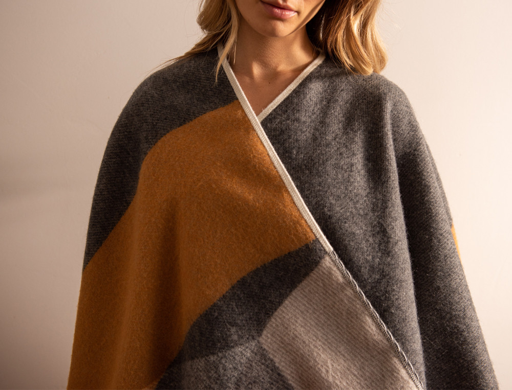 Poncho Muster ecrufarben Auszeit