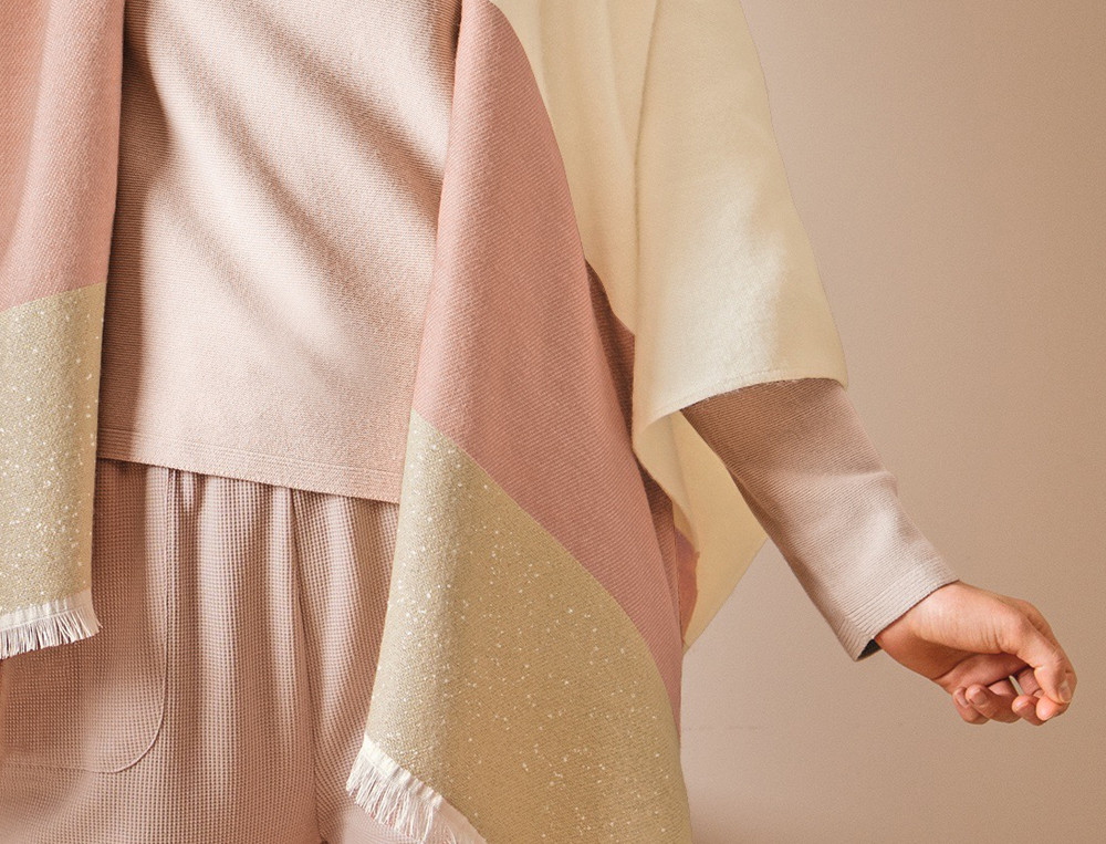 /fr/les-vetements-d-interieur/femme/poncho-et-etole/poncho-femme-guimauve/