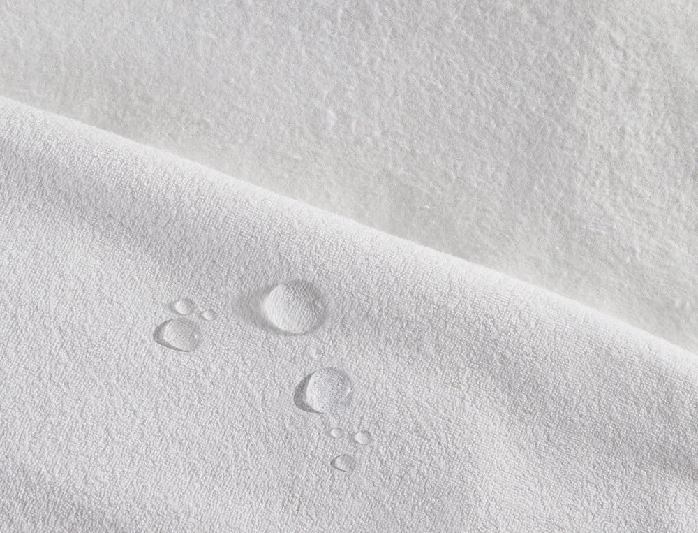 /fr/la-chambre/protections-et-cache-sommiers/protections-lits-impermeables/protege-matelas-4-saisons-polyurethane/
