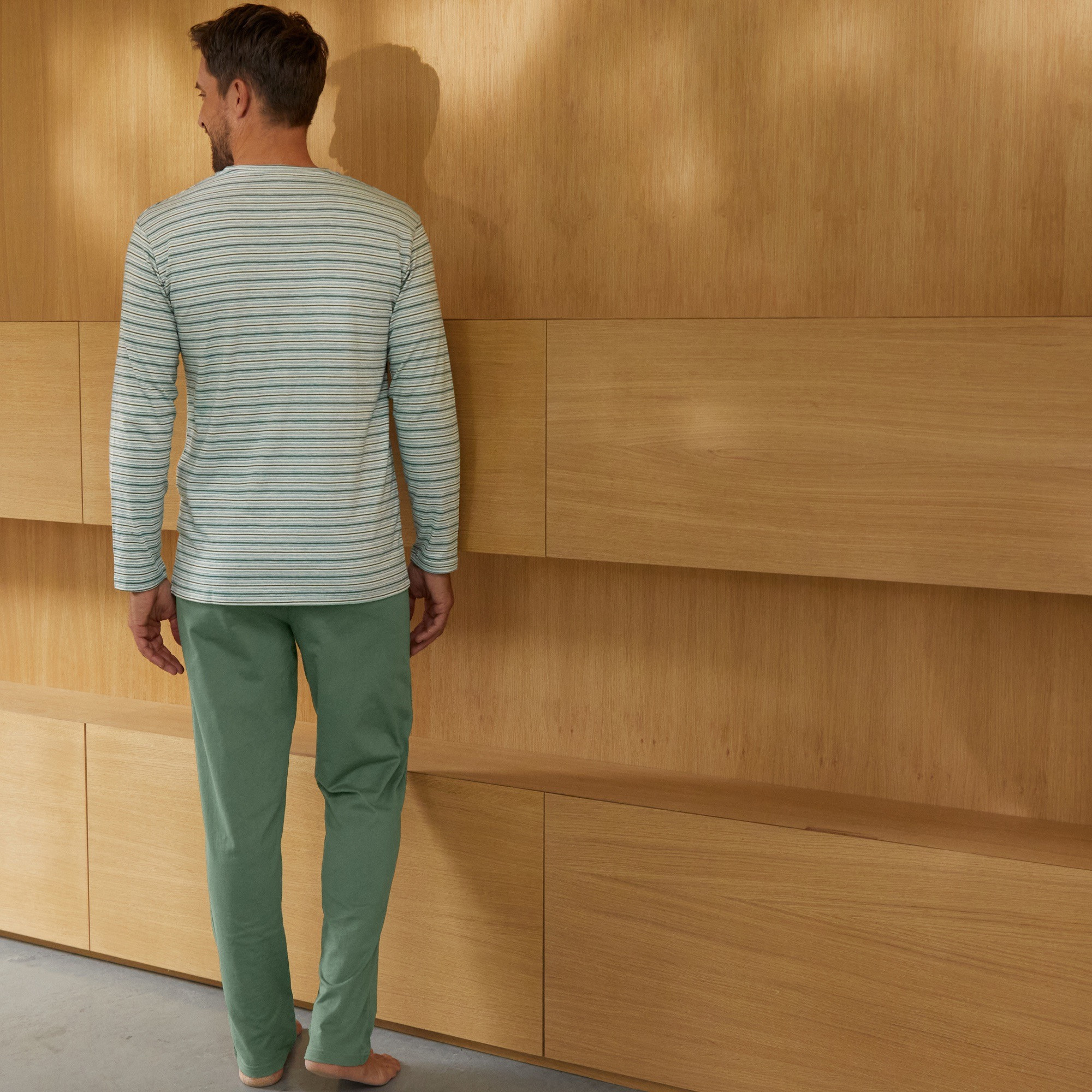 /fr/les-vetements-d-interieur/homme/pyjama-homme/pyjama-coups-de-pinceaux/