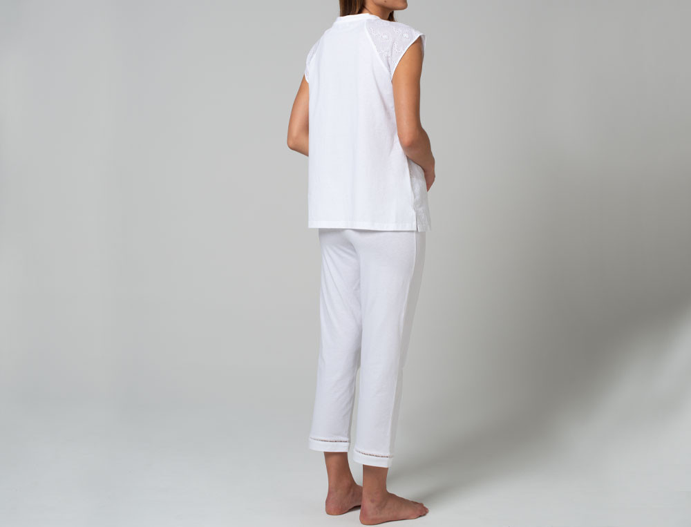 Pyjama court Coton blanc rehaussé d'une broderie anglaise Nouvelle romance