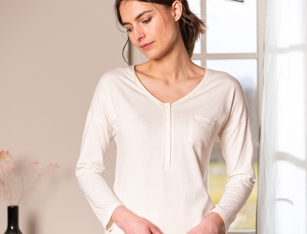 /fr/les-vetements-d-interieur/femme/pyjama-femme/pyjama-femme-haut-uni-parfum-vanille/