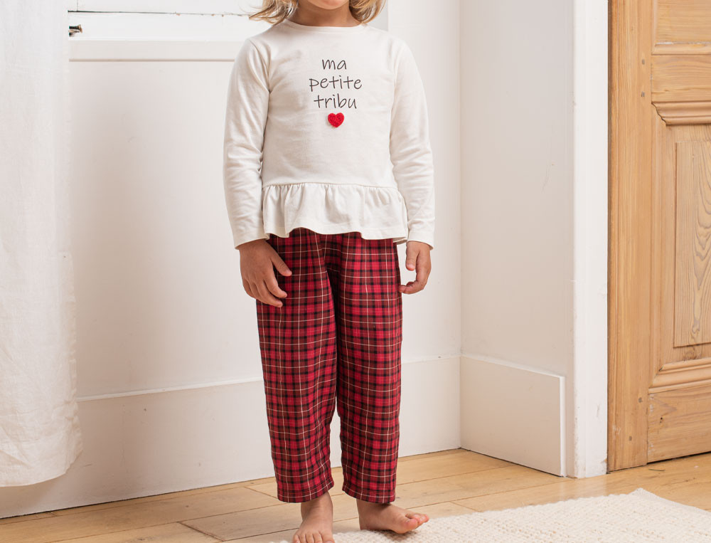 /fr/les-vetements-d-interieur/enfant-bebe/idees-cadeaux-bebe-enfant/pyjama-fille-j-aime-ma-tribu/