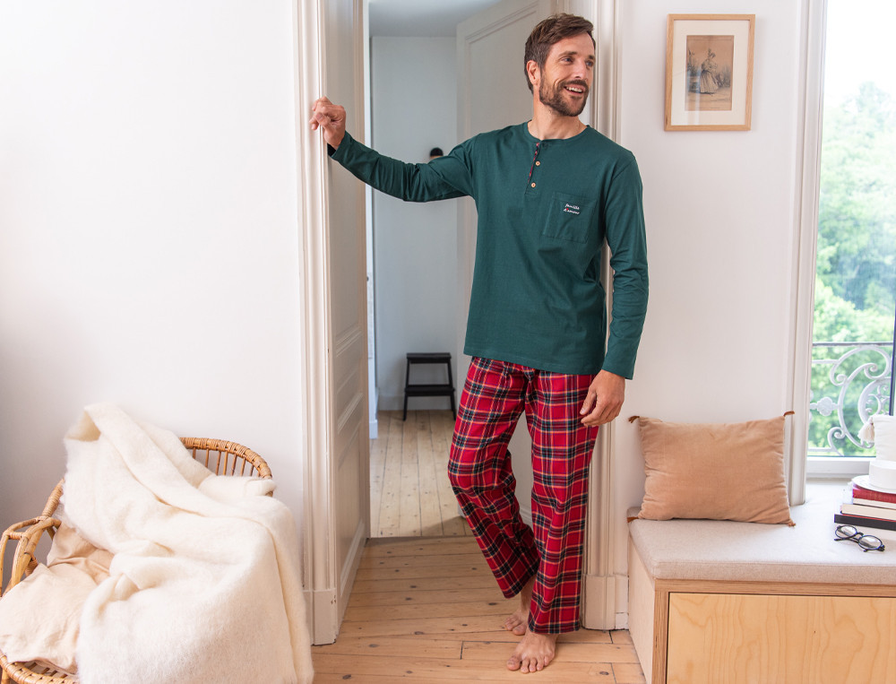 /fr/les-vetements-d-interieur/homme/pyjama-homme/pyjama-homme-famille-d-amour/