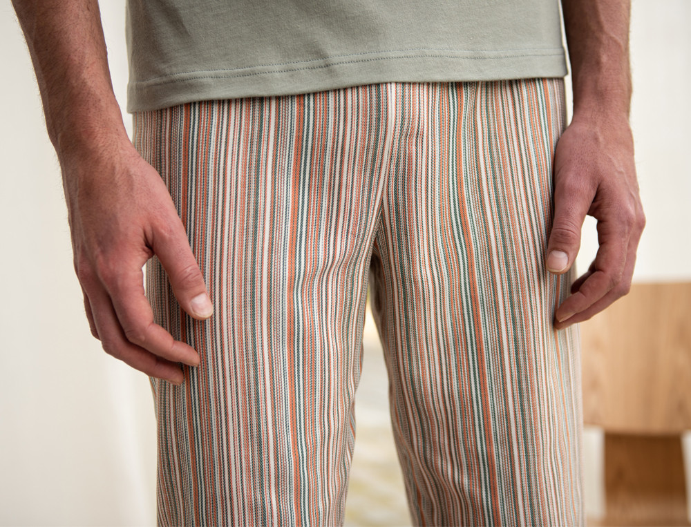 Pyjama homme coton avec haut jersey uni vert amande et pantalon aux rayures tissé-teint flânerie