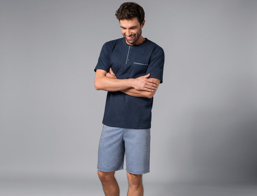 Herrenpyjama kurz blaue Eleganz