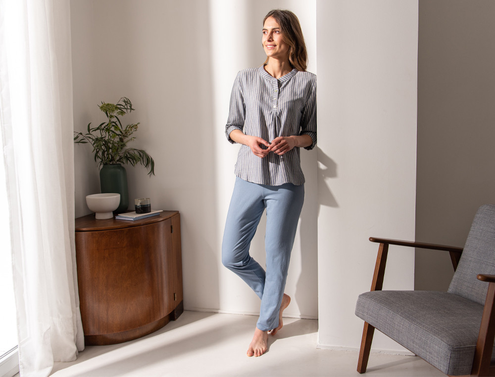 /fr/les-vetements-d-interieur/femme/pyjama-femme/pyjama-reflets-bleus/