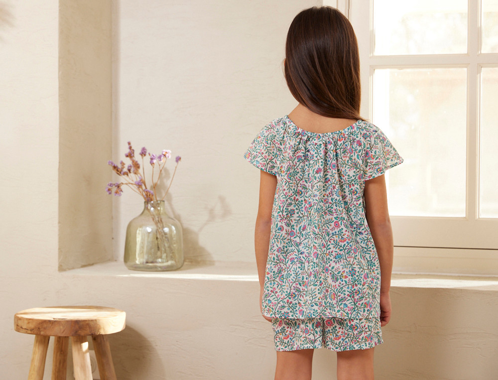 /fr/les-vetements-d-interieur/enfant-bebe/vetement-enfant/pyjama-short-fille-fleurs-de-paradis/