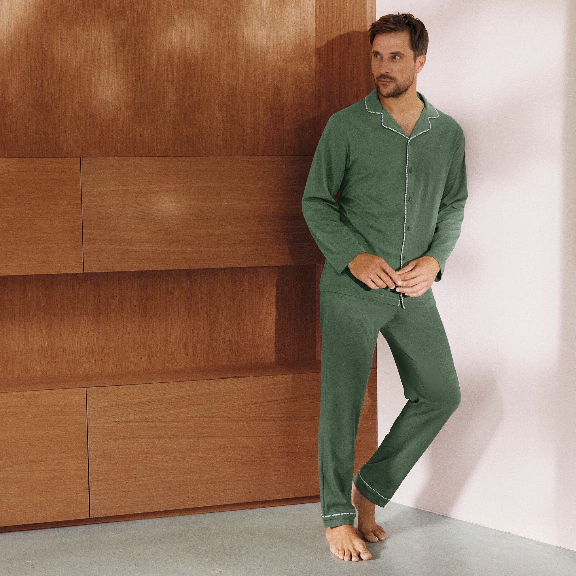 /fr/les-vetements-d-interieur/homme/pyjama-homme/pyjama-uni-coups-de-pinceaux/