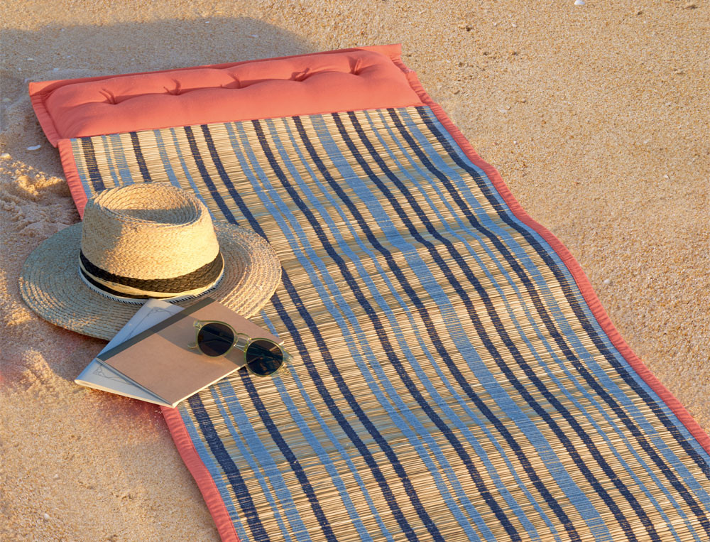 /fr/la-deco/plein-air/matelas-de-plage-et-rabanes/rabane-eclaircie/