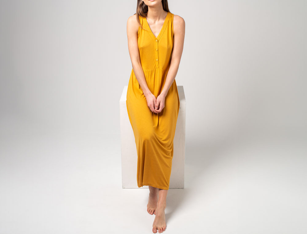 Robe longue jaune Tout en nuances