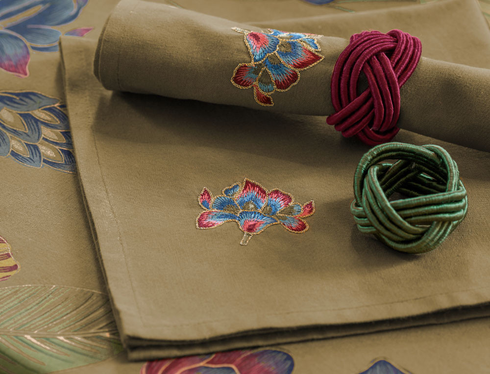 /fr/la-deco/deco-de-table/ronds-de-serviette-d-or-et-d-epices/