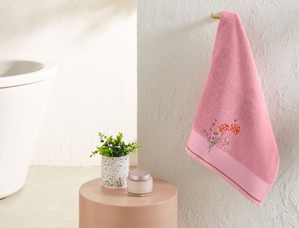 /fr/la-salle-de-bain/serviette-de-bain/serviette-de-bain-brode-balade-folk/