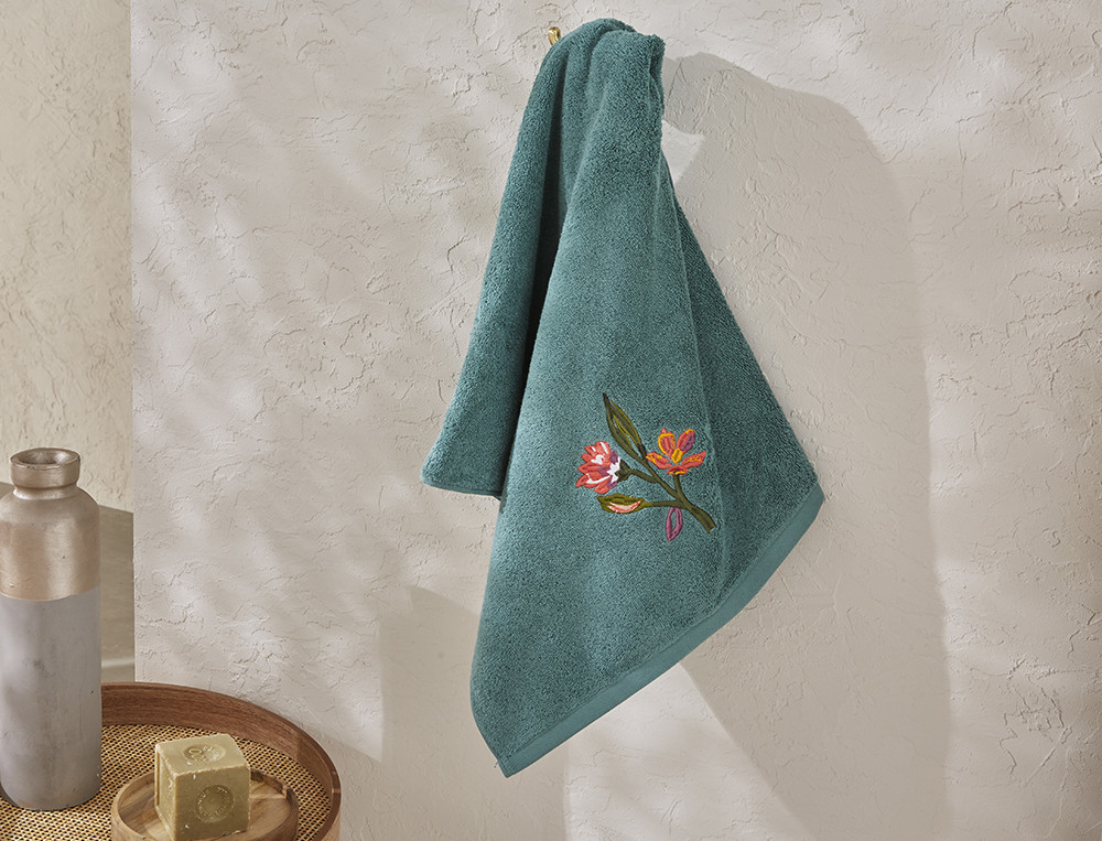/fr/la-salle-de-bain/serviette-de-bain/serviette-de-bain-brode-en-promenade/