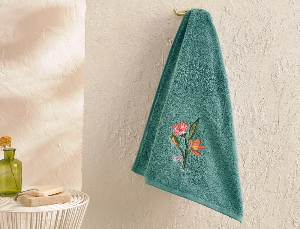 /fr/la-salle-de-bain/serviette-de-bain/serviette-de-bain-brode-en-promenade/