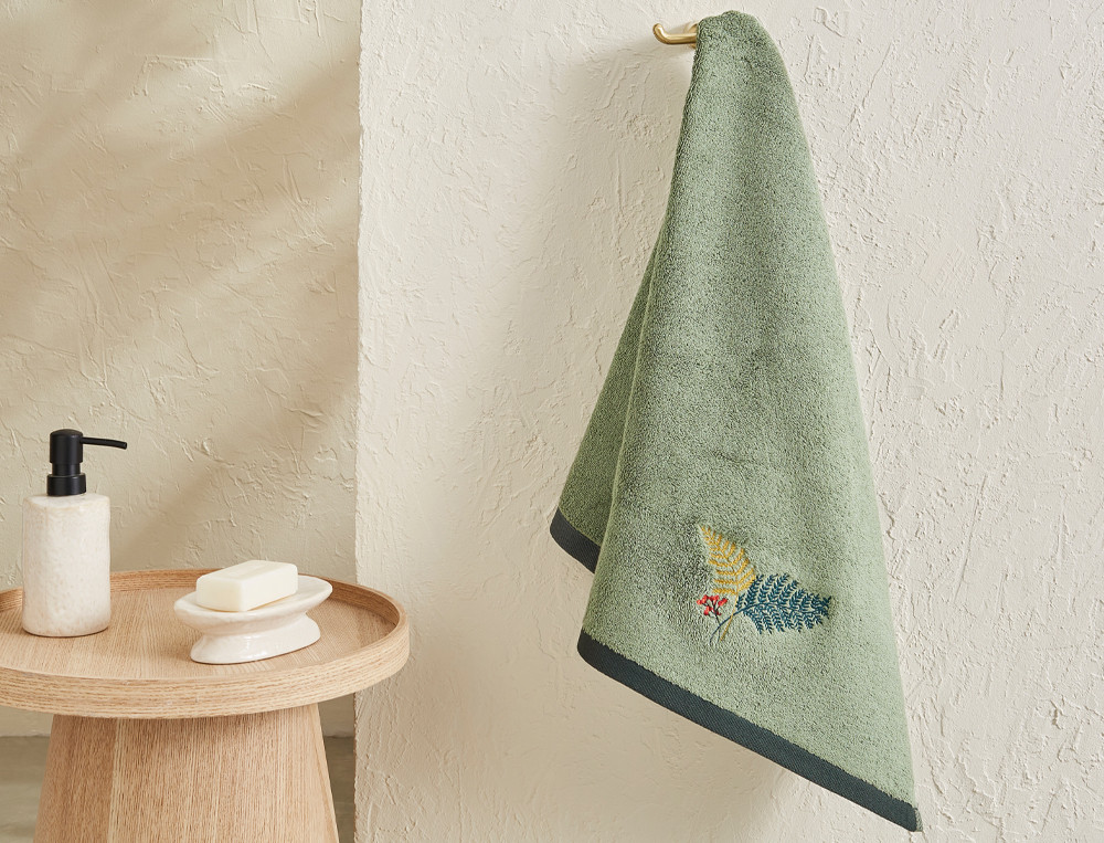 /fr/la-salle-de-bain/serviette-de-bain/serviette-de-bain-foret-hivernale/