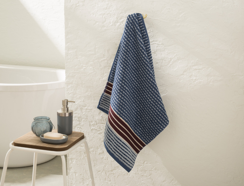 /fr/la-salle-de-bain/linge-de-toilette/linge-de-toilette-fantaisie/linge-de-bain-jacquard-bleu-evasion/