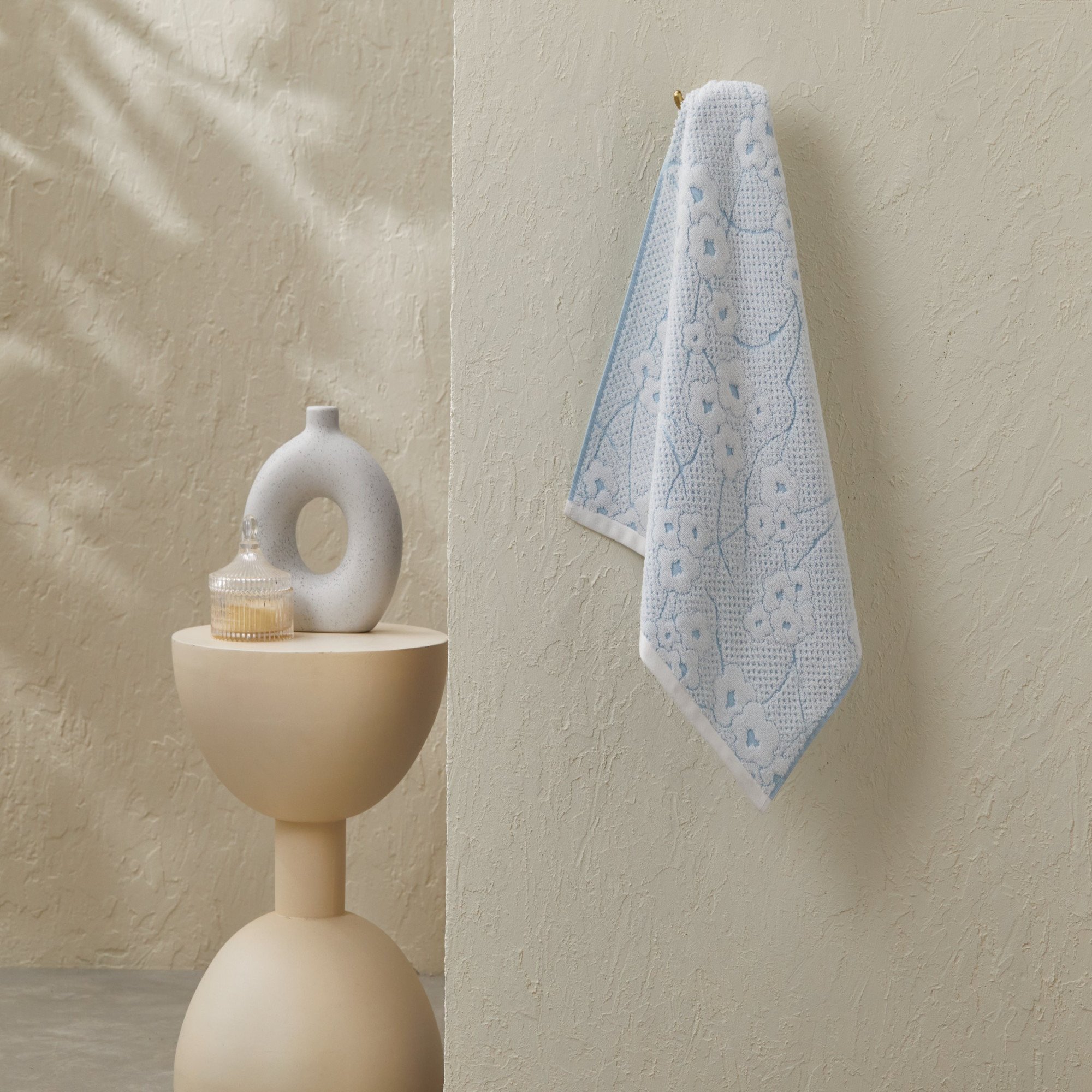 /fr/la-salle-de-bain/serviette-de-bain/serviette-de-bain-jacquard-florescence/