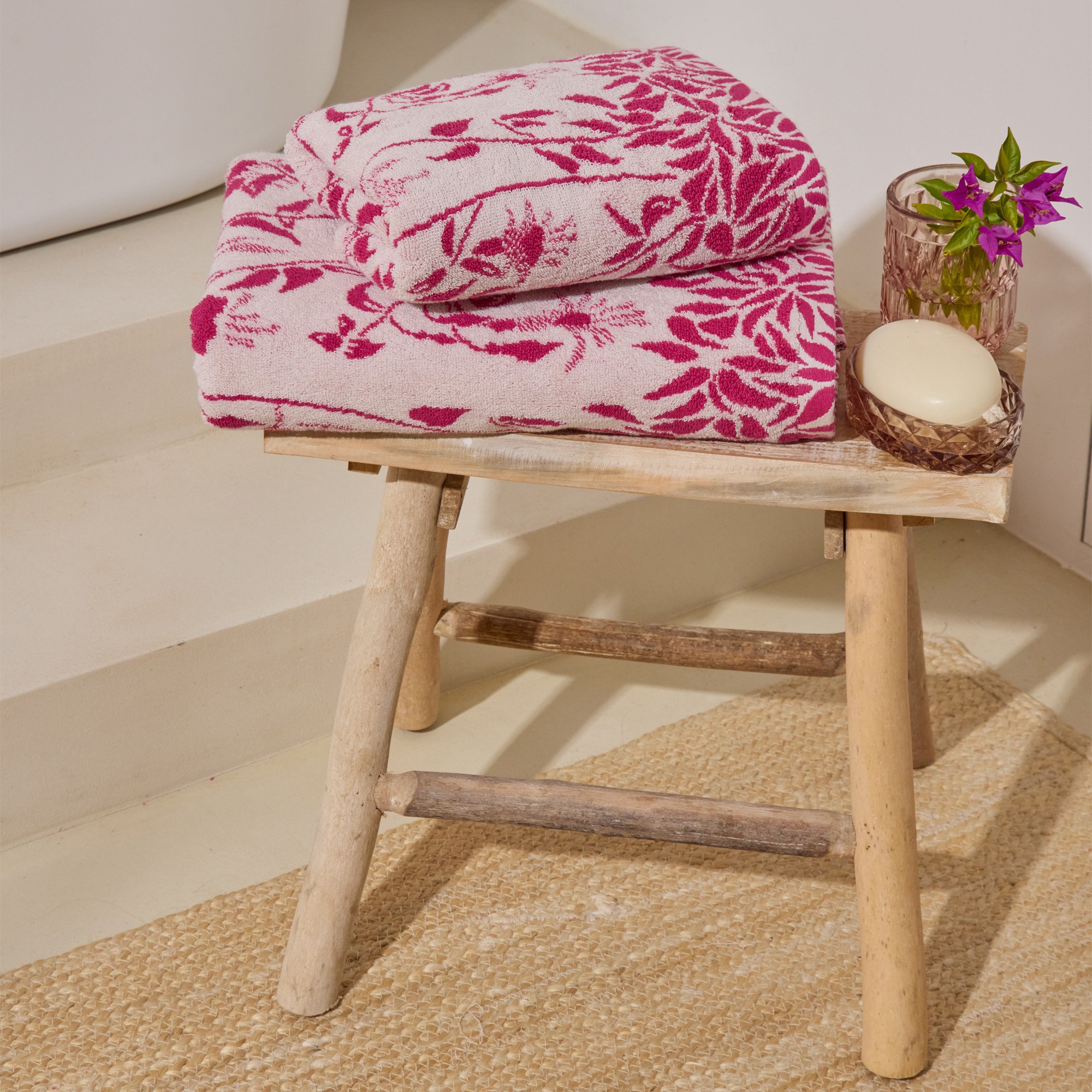 /fr/la-salle-de-bain/serviette-de-bain/serviette-de-bain-jacquard-les-fuchsias/