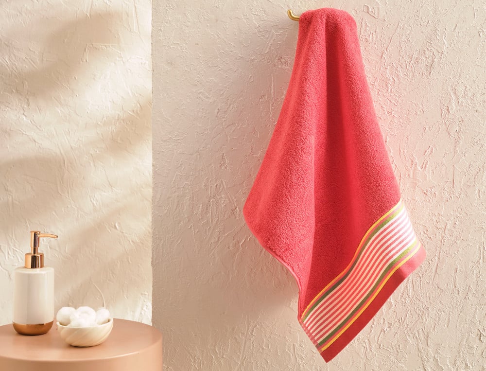 /fr/la-salle-de-bain/serviette-de-bain/serviette-de-bain-maison-basque/
