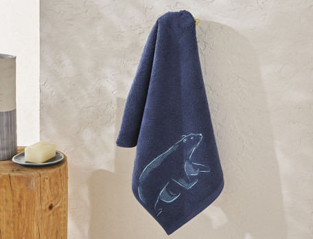 Serviette de bain unie bleu indigo brodée ours Sur la banquise