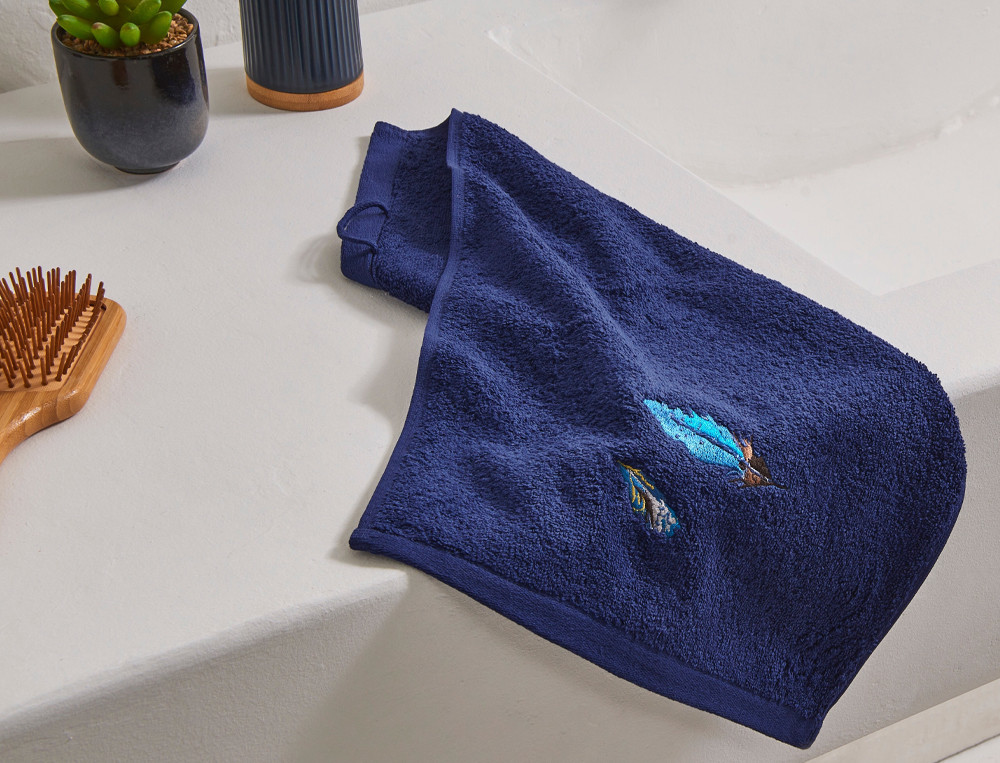 /fr/la-salle-de-bain/serviette-invites/serviette-invite-brodee-bleu-de-paon/