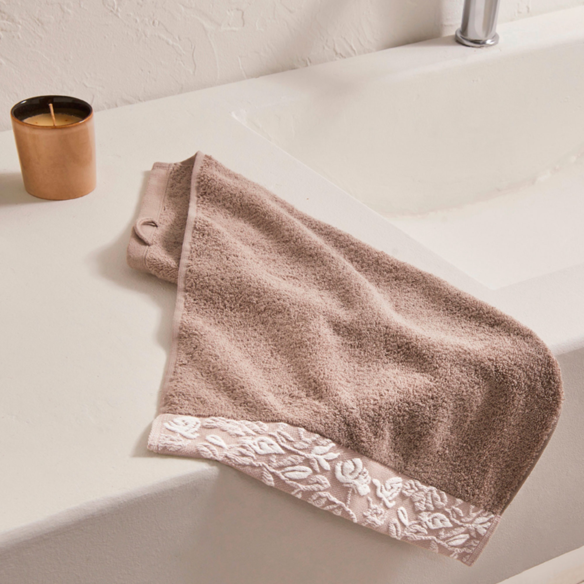 /fr/la-salle-de-bain/serviette-invites/serviette-invite-petales-de-rosee/