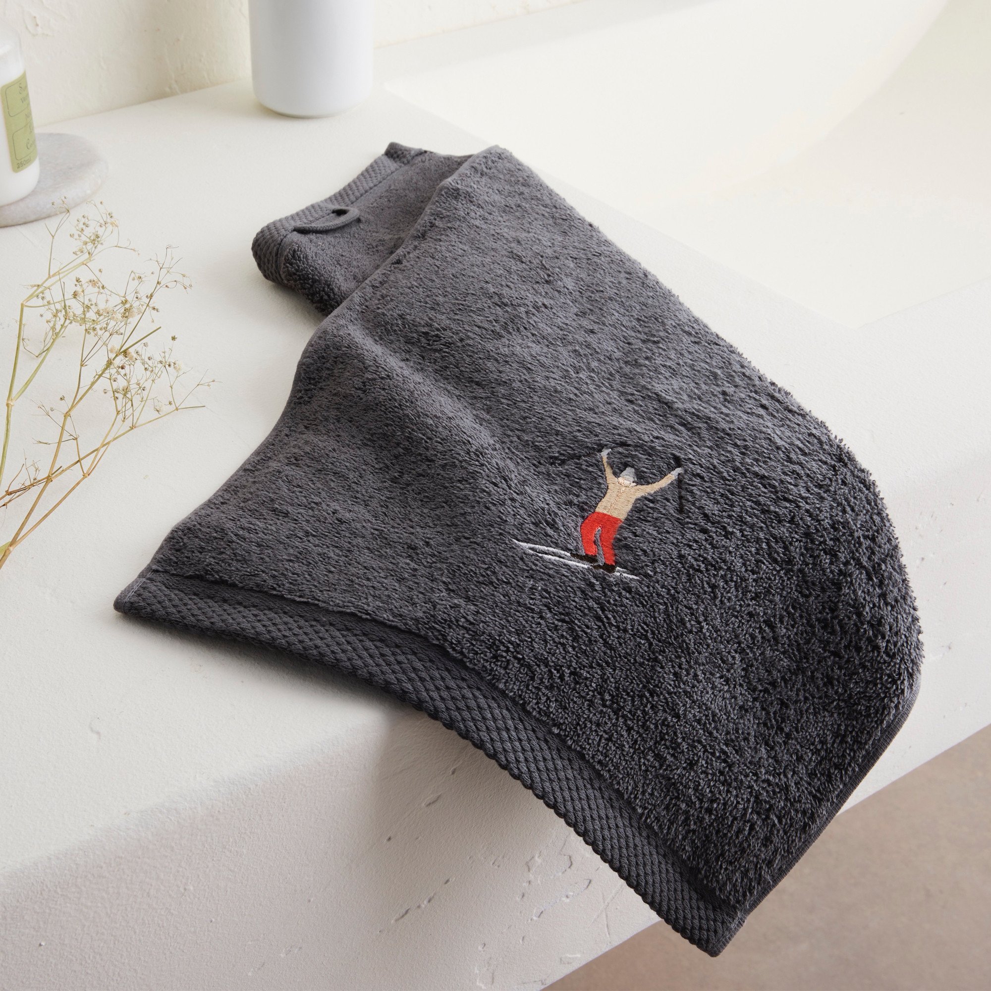 /fr/la-salle-de-bain/serviette-invites/serviette-invite-piste-noire/