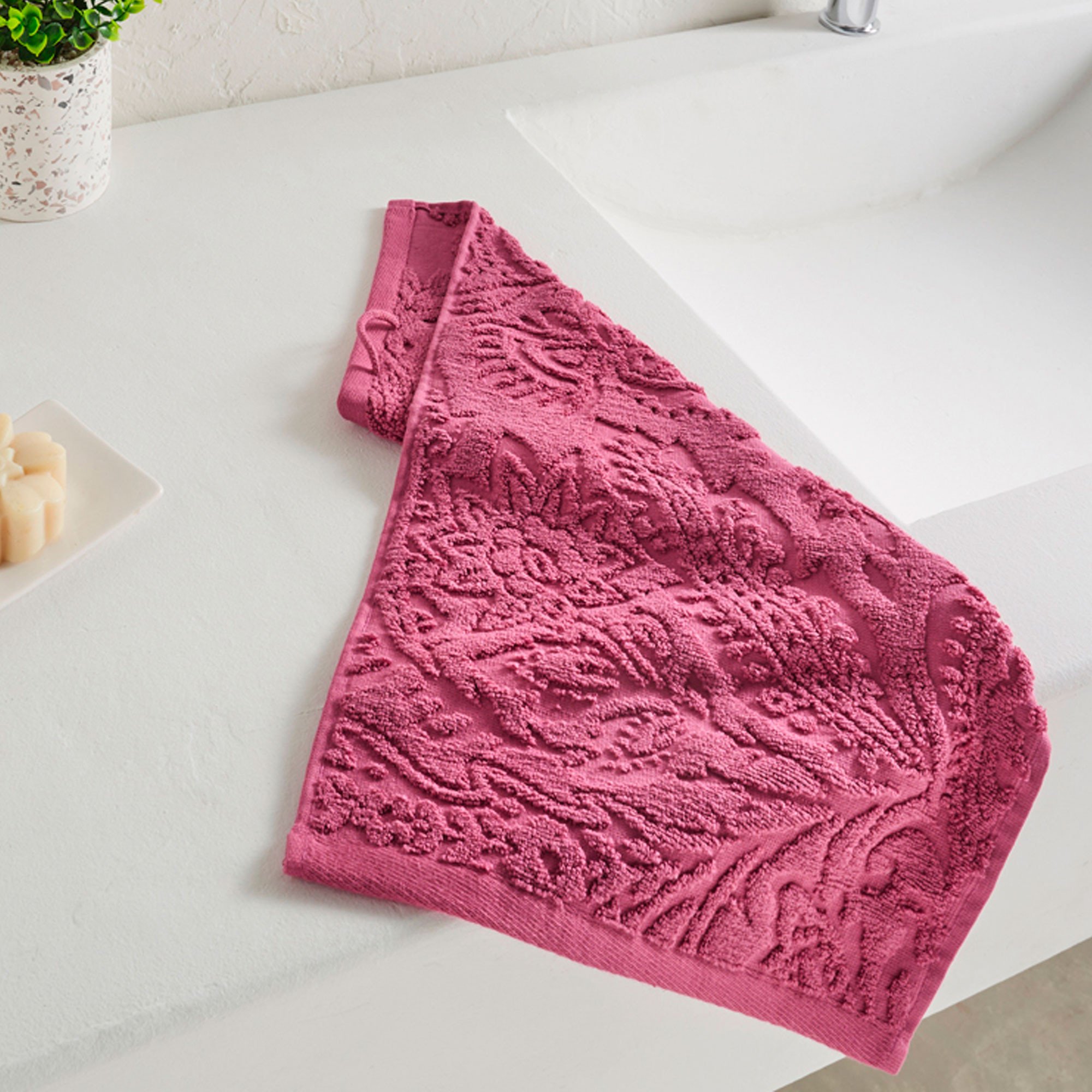 /fr/la-salle-de-bain/serviette-invites/serviette-invite-uni-samarcande/