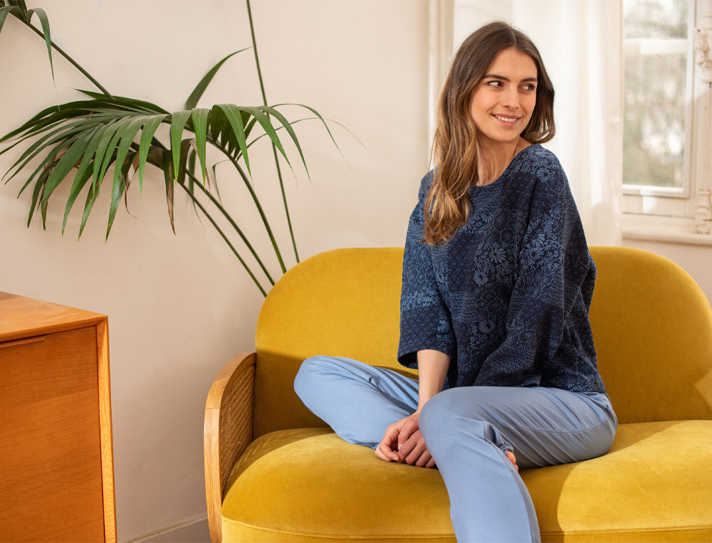 /fr/les-vetements-d-interieur/femme/vetements-d-interieur-femme/sweat-court-bleu-de-kyoto/