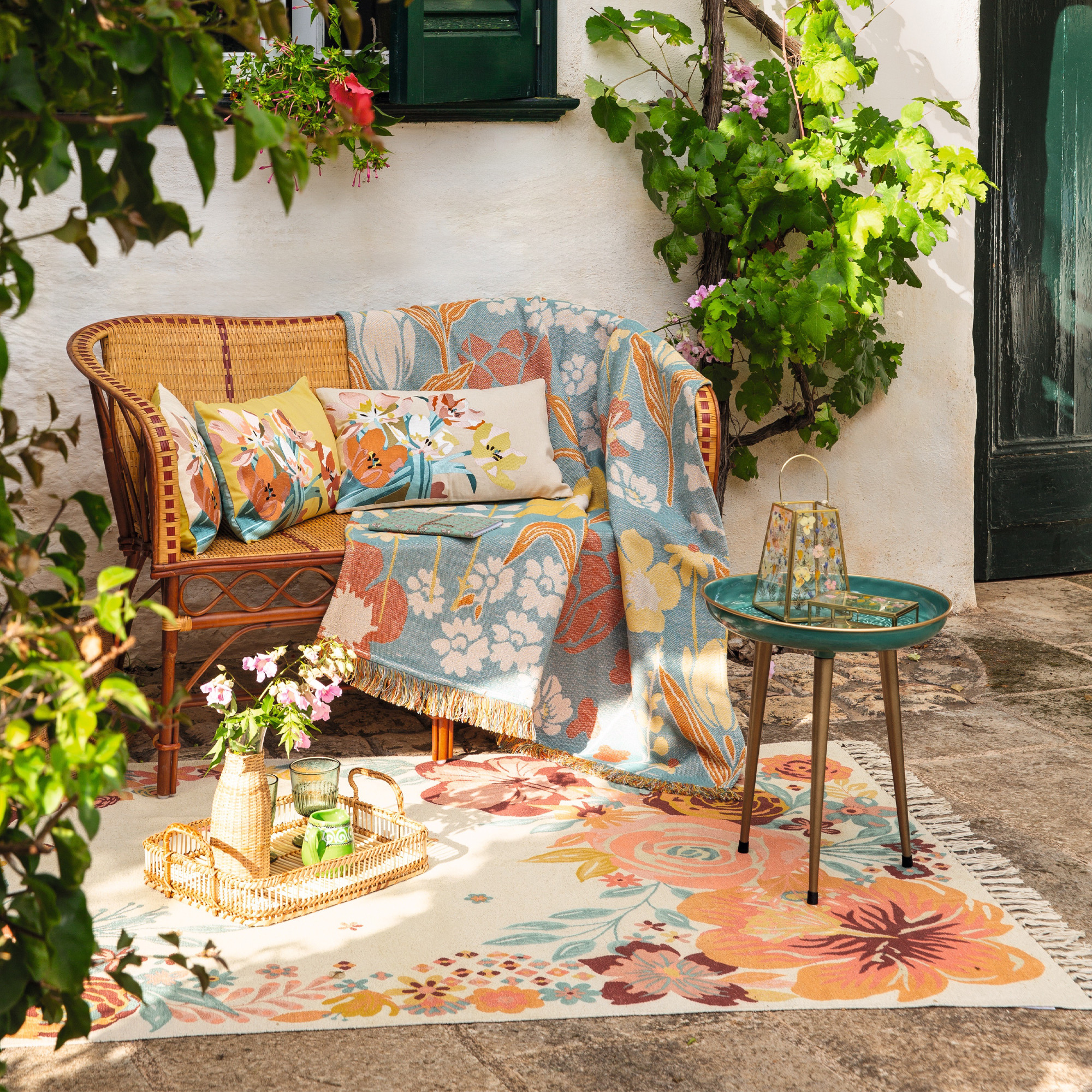 /fr/la-deco/accessoires/table-basse-myriade-fleurie/