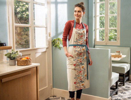 Tablier coton chambray imprimé, sangles bleues réglables, une poche Élégance en cuisine