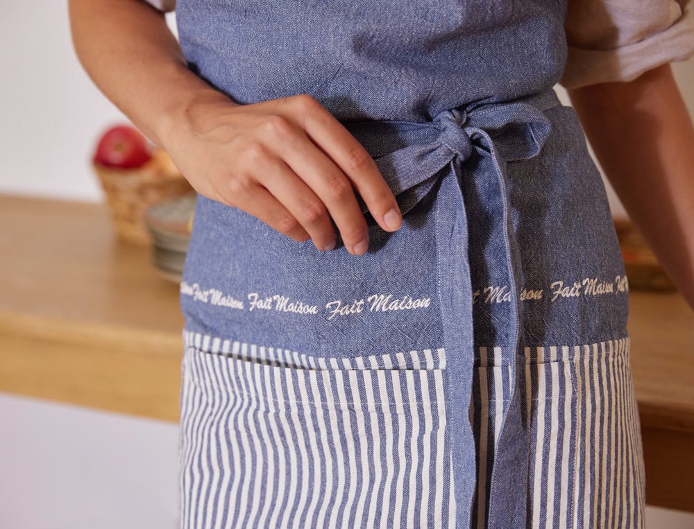 /fr/la-table/linge-de-cuisine/tabliers-et-accessoires/tablier-jean-tonic/