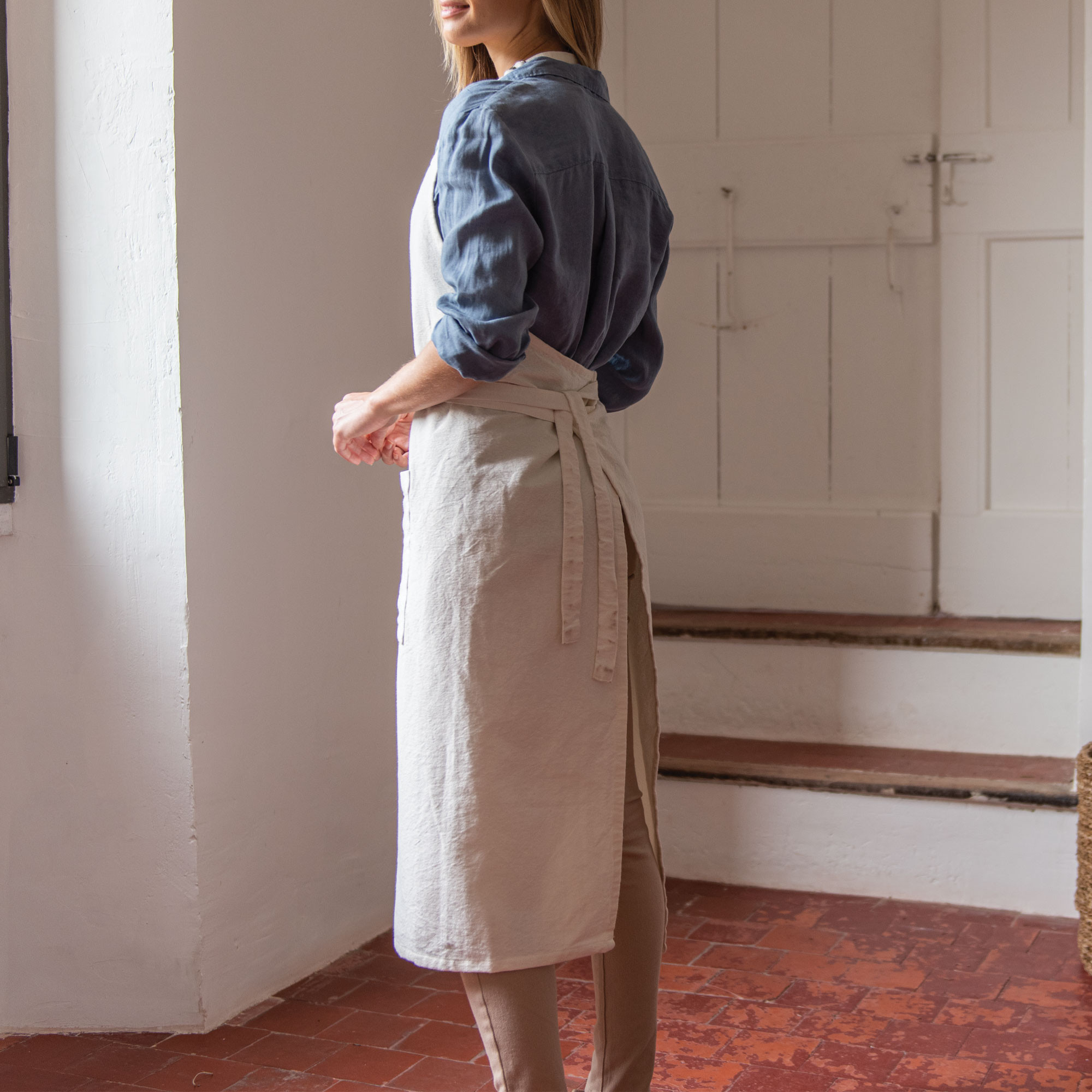 /fr/la-table/linge-de-cuisine/tabliers-et-accessoires/tablier-nature-en-cuisine/