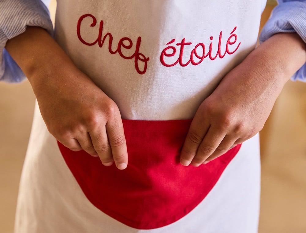 /fr/enfants/table/tablier-toque-enfant-en-famille/