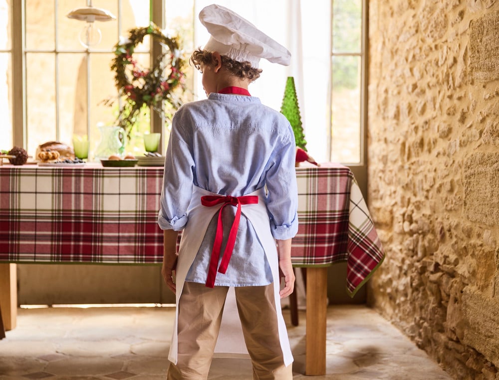/fr/enfants/table/tablier-toque-enfant-en-famille/
