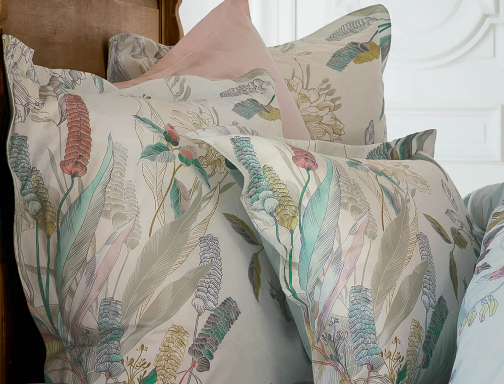 /fr/la-chambre/linge-de-lit/taie-d-oreiller/taie-d-oreiller-bouquet-d-emotions/