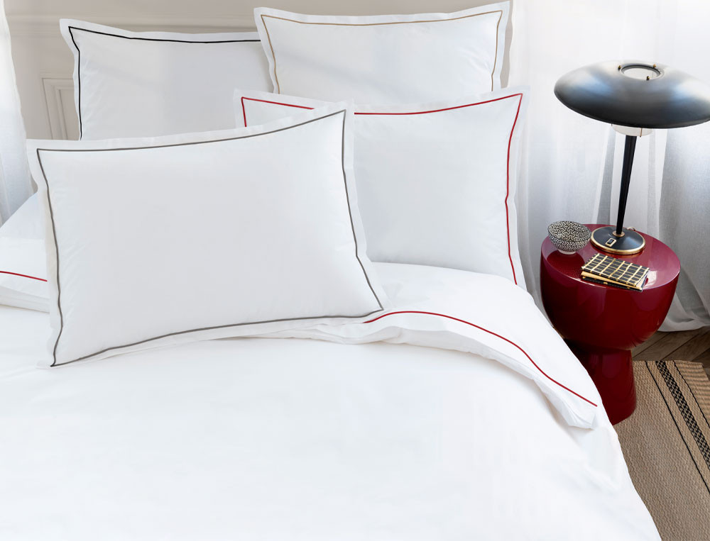 /fr/la-chambre/linge-de-lit/taie-d-oreiller/taie-d-oreiller-bourdon-grand-hotel/