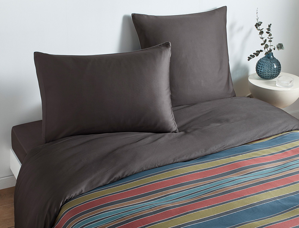 /fr/la-chambre/linge-de-lit/taie-d-oreiller/taie-d-oreiller-elegance-graphique/