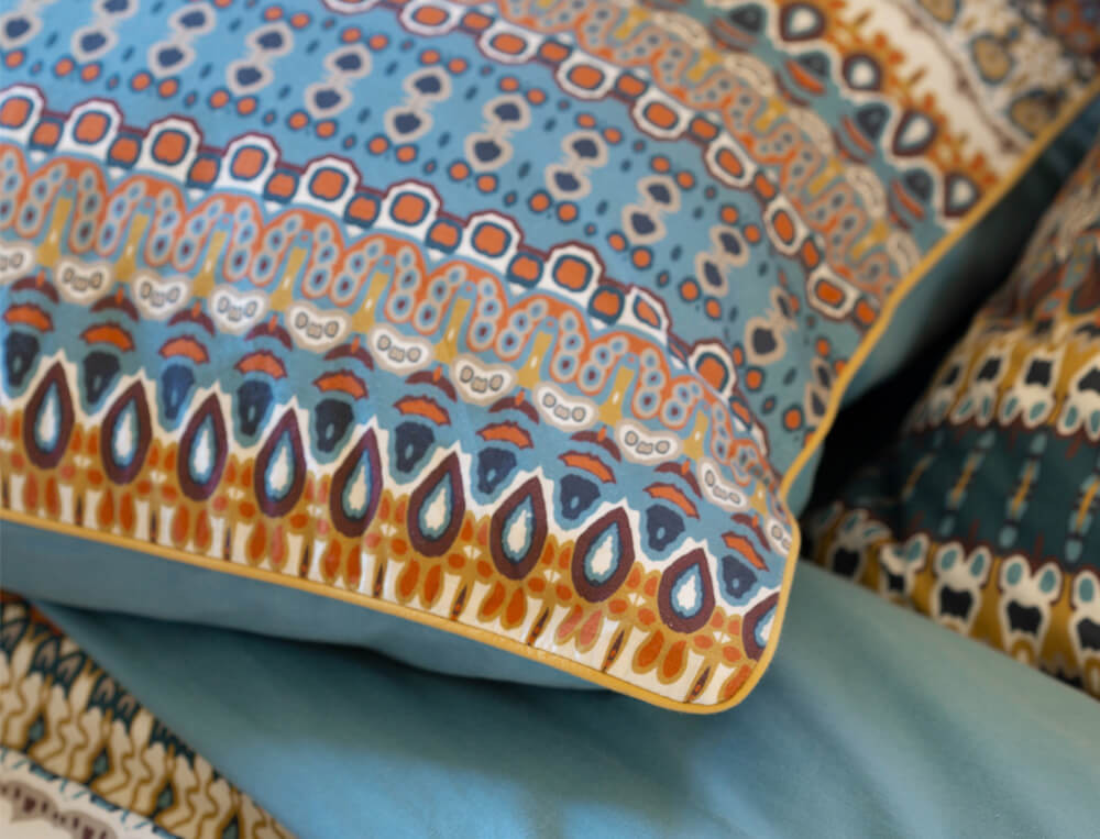 Taie d'oreiller coton lavé imprimée géométrique et dos uni bleu En provence
