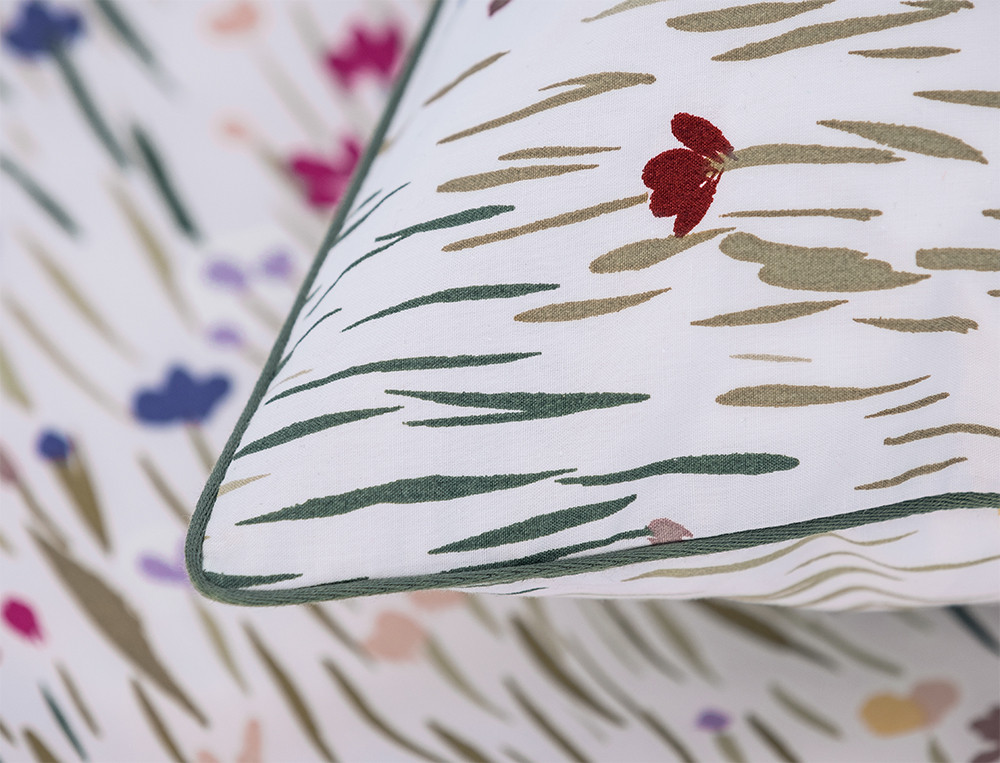 /fr/la-chambre/linge-de-lit/taie-d-oreiller/taie-d-oreiller-herbes-folles/