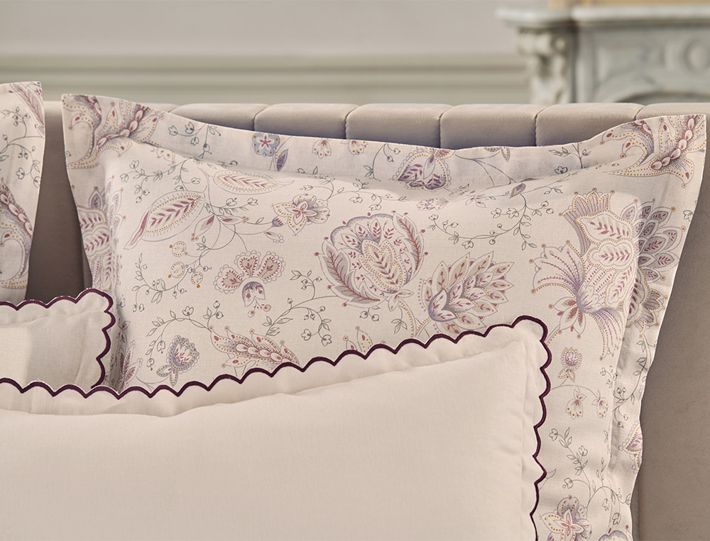 /fr/la-chambre/linge-de-lit/taie-d-oreiller/taie-d-oreiller-imprimee-sibylline/