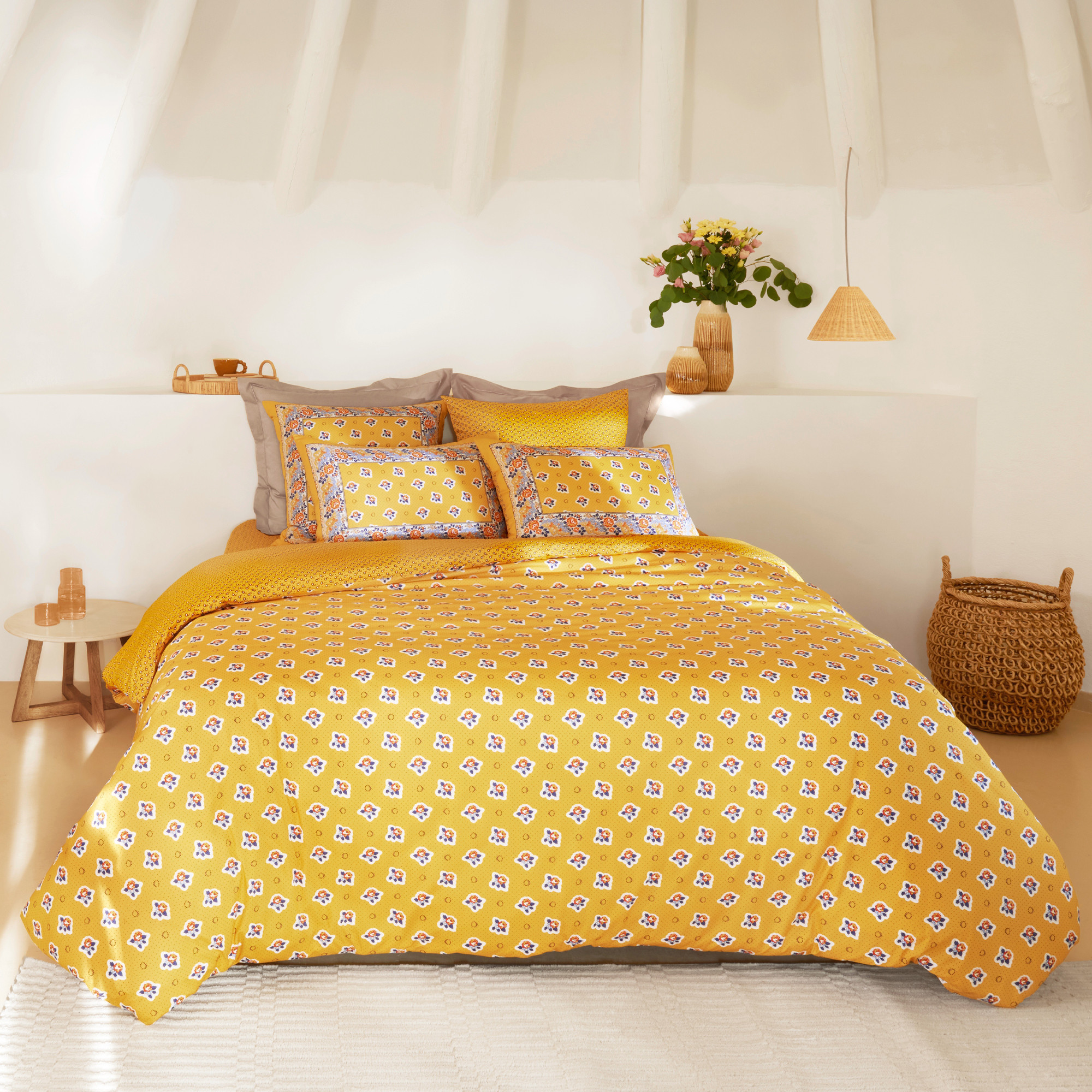 /fr/la-chambre/linge-de-lit/taie-d-oreiller/taie-d-oreiller-pompadour-jaune/